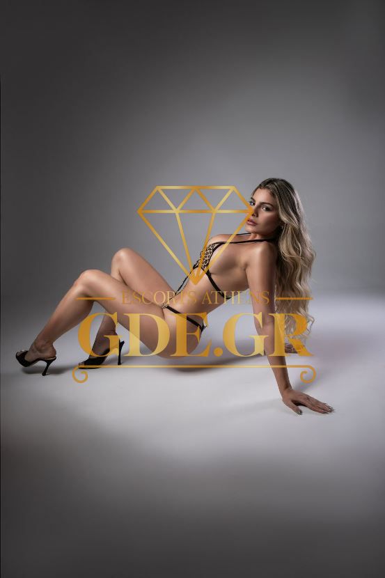 HOT-BLONDE-VISITA-ESCORT-BEATRICE