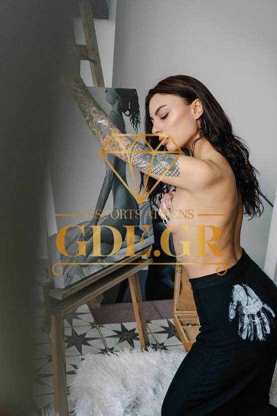 HOT-ESCORT-VISITA-KIRA
