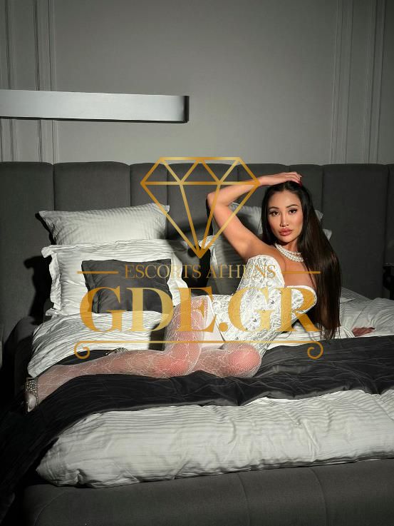 HOT-RUSSIAN-ESCORT-MADLEN