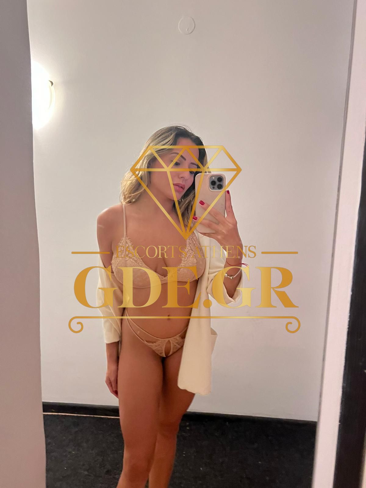 JESSICA-BLOND-SEXY-LATIN