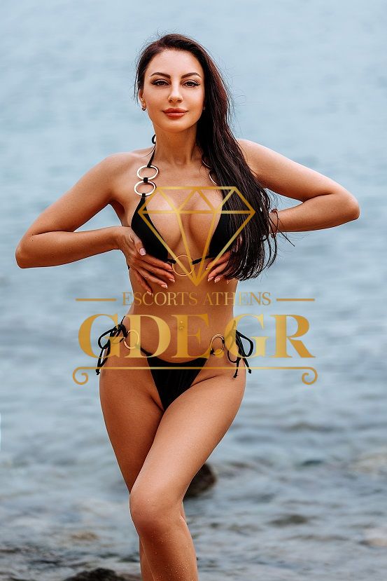 OLIVIA-MATURE-BRUNETTE-ESCORT