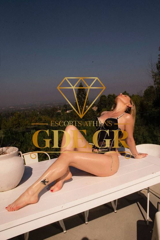 SENSUAL-PETITE-SEXY-BLONDE-ESCORT-IN-ATHENS-MIRA