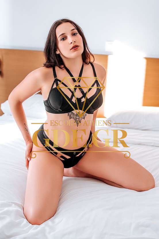 SEXY-BUSTY-LATVIAN-VISITA-IN-ATHENS-ESCORT-ADELINA