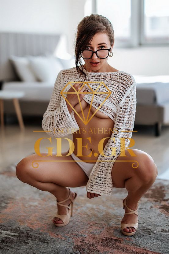 UKRANIAN-ATHENS-ESCORT-NICOLE