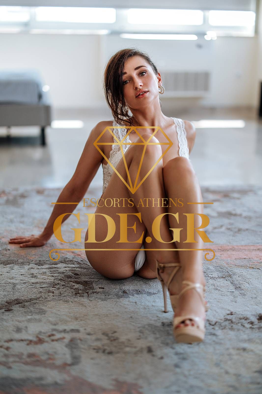 UKRANIAN-ATHENS-ESCORT-NICOLE